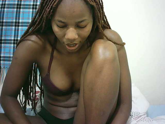 Sexyqueen2 live webcam show