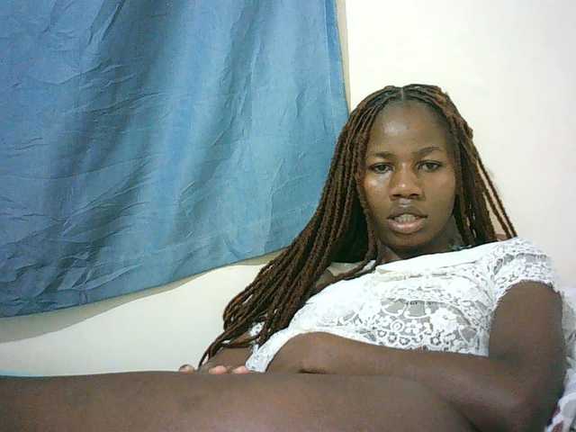 Sexyqueen2 live cam on BongaCams