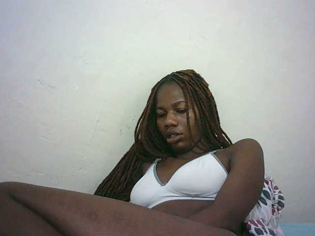 Sexyqueen2 live cam on BongaCams