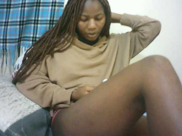 Sexyqueen2 live cam on BongaCams