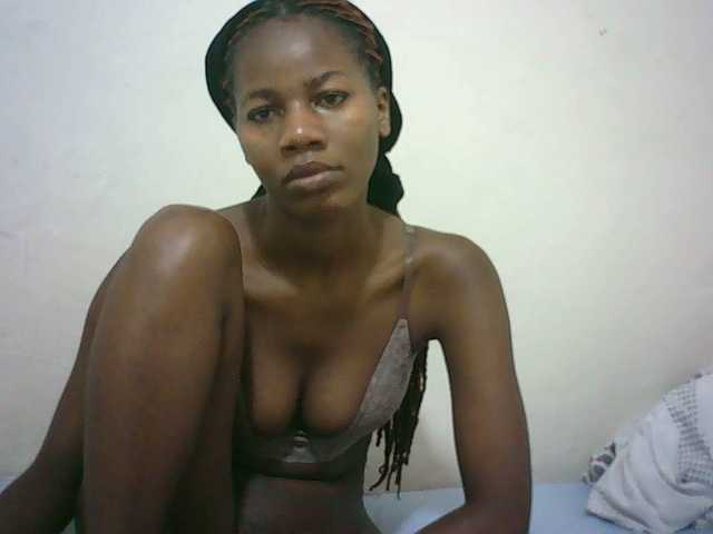 Sexyqueen2 live cam on BongaCams