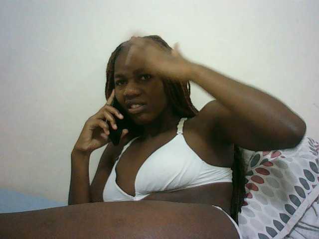 Sexyqueen2 live cam on BongaCams