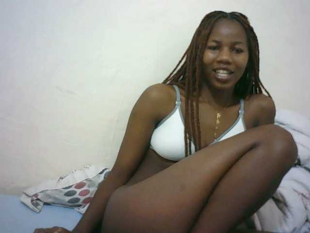 Sexyqueen2 live cam on BongaCams