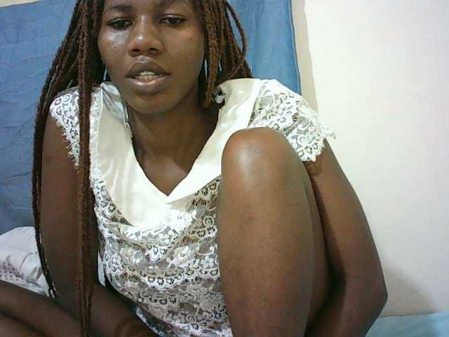 Sexyqueen2 live cam on BongaCams