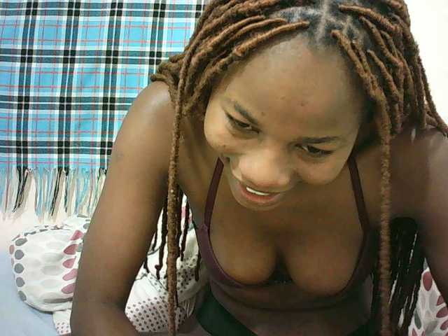 Sexyqueen2 live webcam show