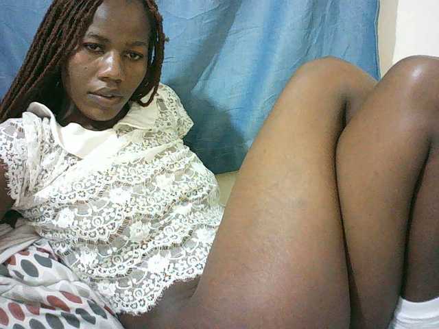 Sexyqueen2 live cam on BongaCams