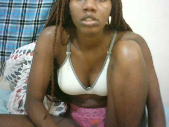 Sexyqueen2 webcam bongacams model stream image