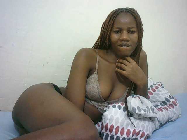 Sexyqueen2 live cam on BongaCams