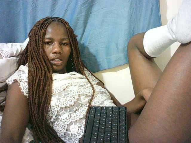 Sexyqueen2 live cam on BongaCams