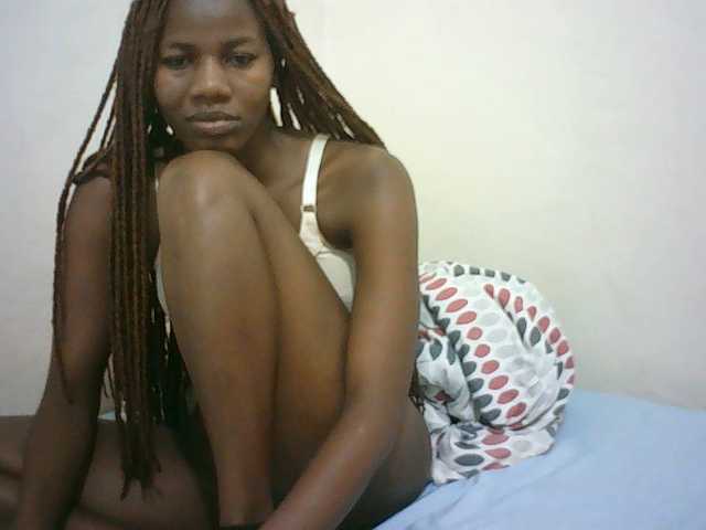 Sexyqueen2 live cam on BongaCams