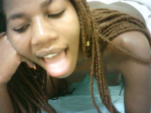 Sexyqueen2 live cam on BongaCams