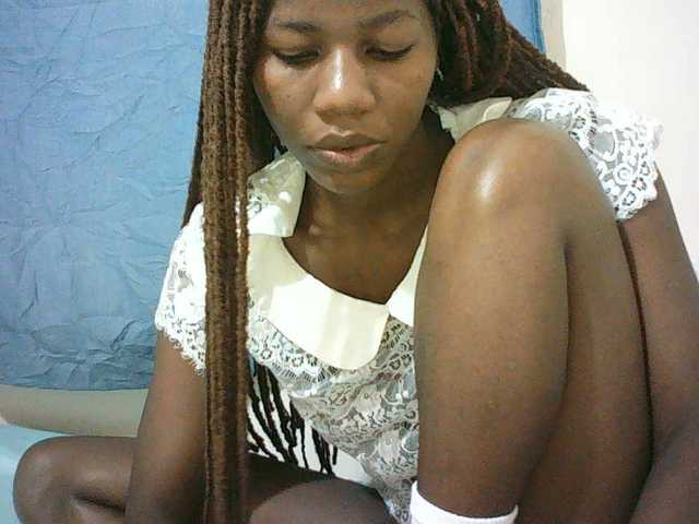 Sexyqueen2 live cam on BongaCams