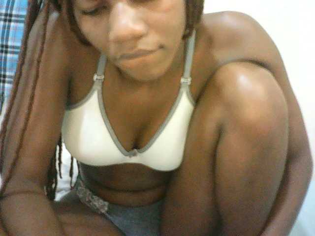 Sexyqueen2 live cam on BongaCams