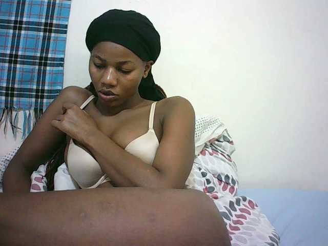 Sexyqueen2 live webcam show