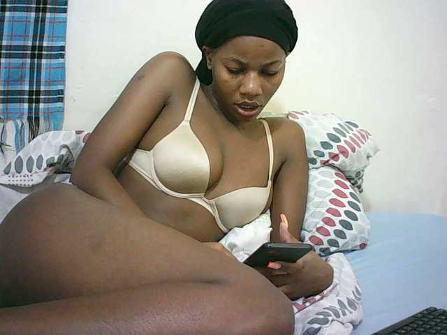 Sexyqueen2 live webcam show