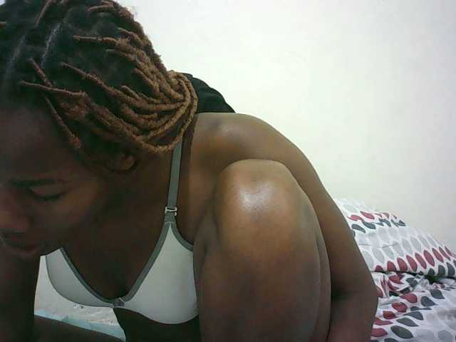 Sexyqueen2 live cam on UnifiedCams