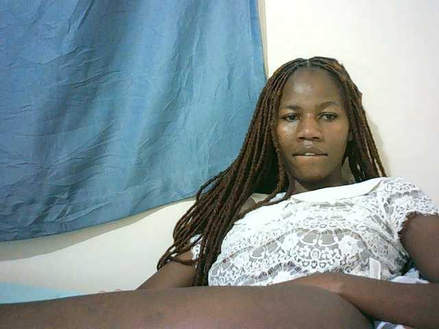 Sexyqueen2 live cam on BongaCams