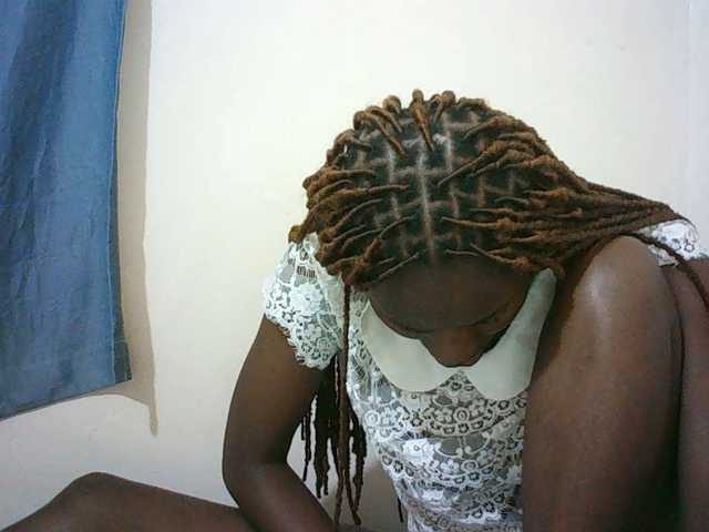 Sexyqueen2 live cam on BongaCams