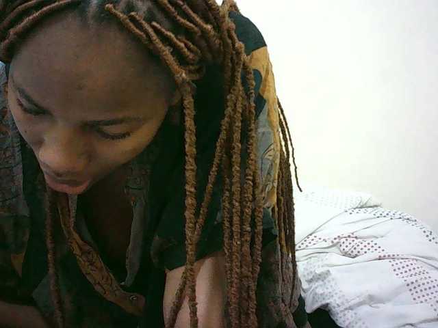 Sexyqueen2 live cam on BongaCams