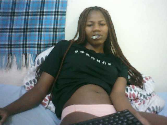Sexyqueen2 live cam on BongaCams