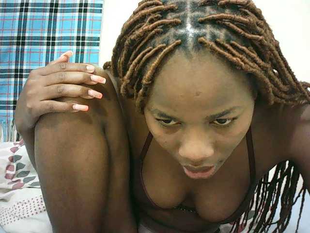 Sexyqueen2 live webcam show