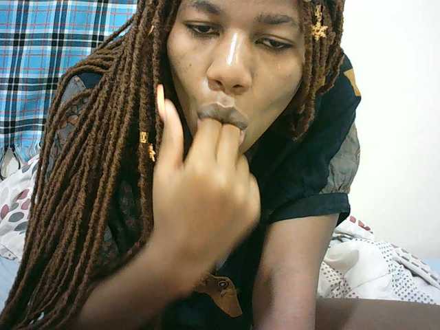 Sexyqueen2 live cam on BongaCams