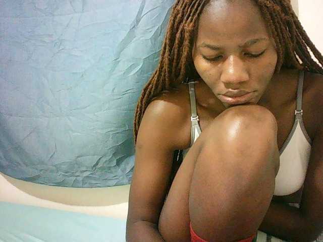 Sexyqueen2 live cam on BongaCams