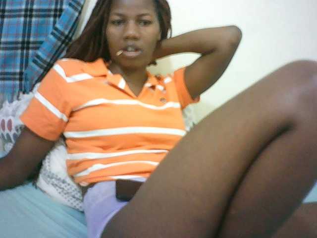 Sexyqueen2 live cam on BongaCams