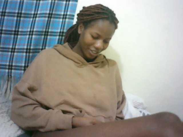 Sexyqueen2 live cam on BongaCams
