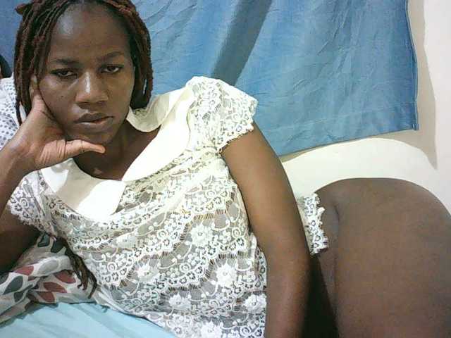 Sexyqueen2 live cam on BongaCams