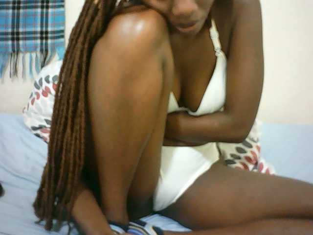 Sexyqueen2 live cam