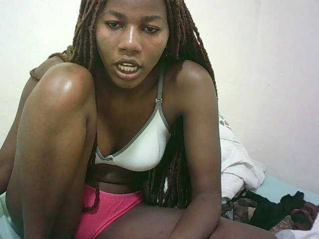 Sexyqueen2 live cam on UnifiedCams