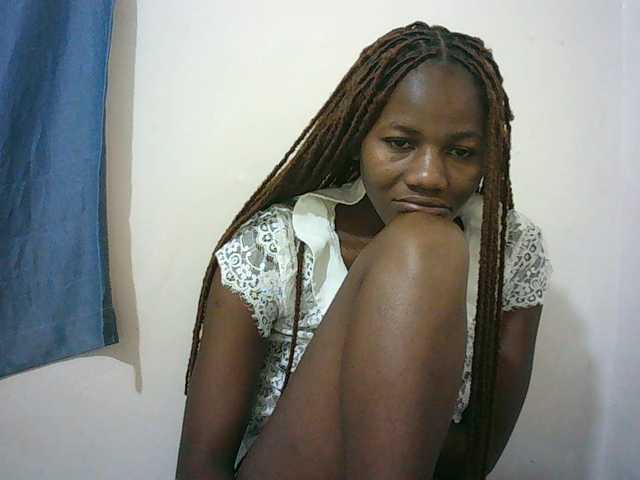 Sexyqueen2 live cam on BongaCams
