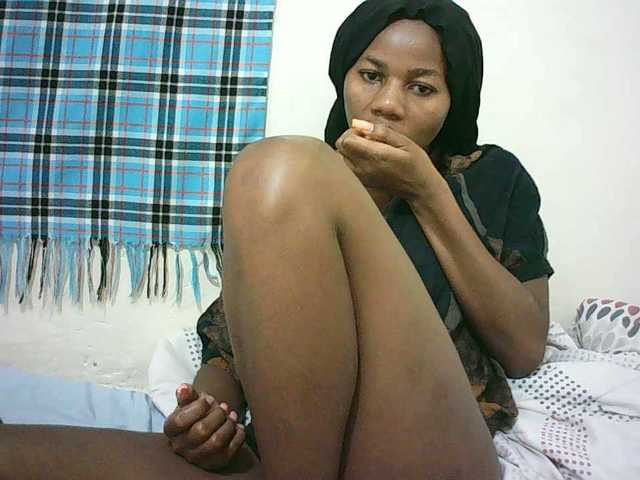 Sexyqueen2 live cam on BongaCams
