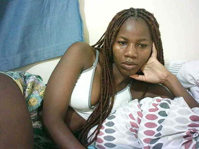 Sexyqueen2 live cam on BongaCams