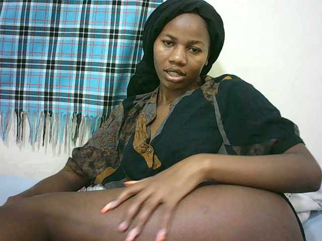 Sexyqueen2 live webcam show
