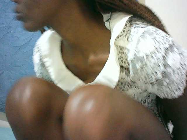 Sexyqueen2 live cam on BongaCams