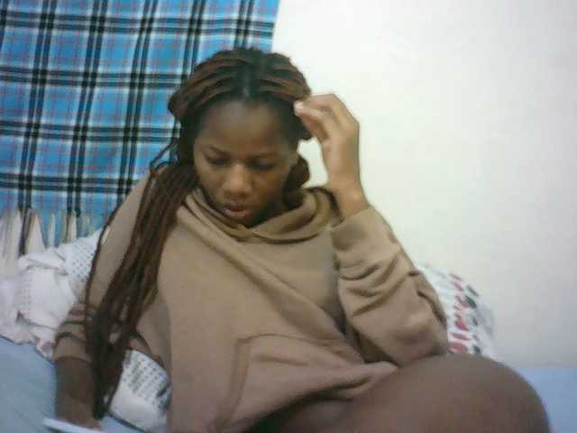 Sexyqueen2 live cam on BongaCams