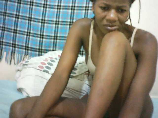 Sexyqueen2 live cam on BongaCams