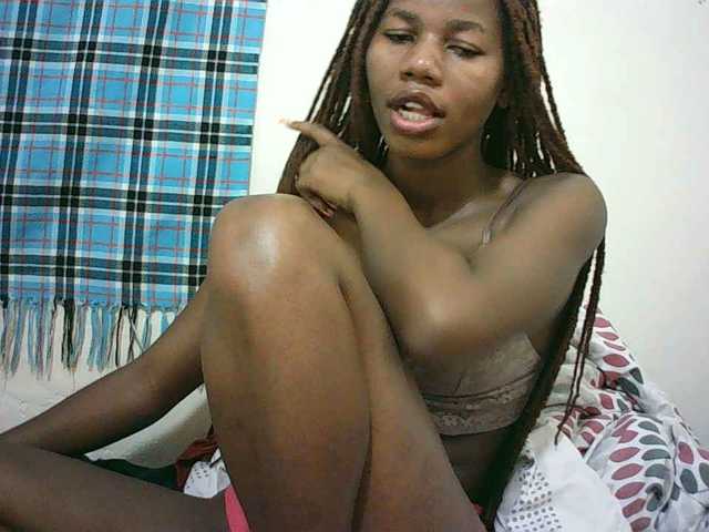 Sexyqueen2 live cam on BongaCams