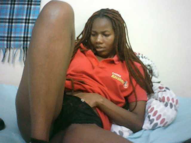 Sexyqueen2 live cam on BongaCams