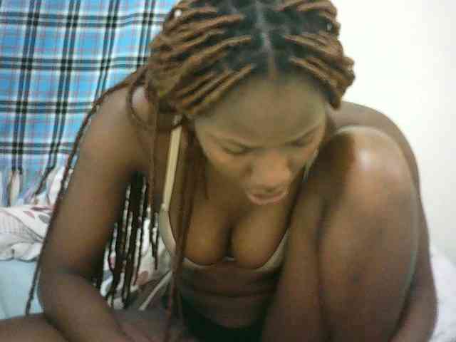 Sexyqueen2 Live Webcam on BongaCams