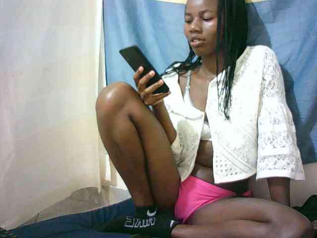 Sexyqueen2 Live Webcam on BongaCams