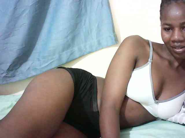 Sexyqueen2 Live Webcam on BongaCams