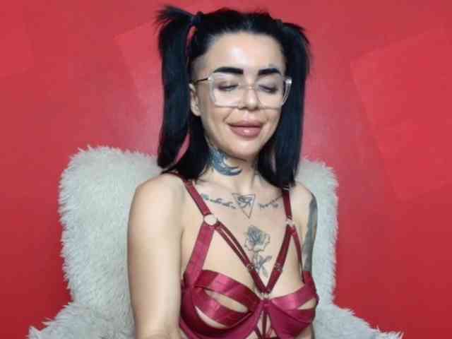DesireBloom Live Webcam on BongaCams