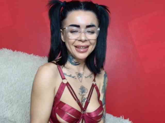 DesireBloom Live Webcam on BongaCams