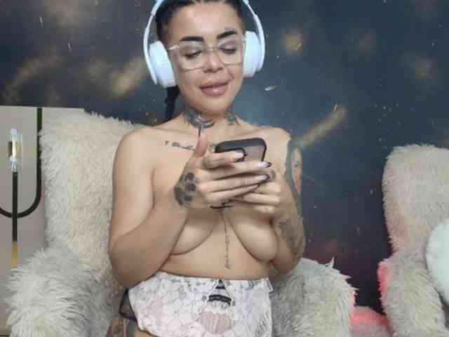 DesireBloom webcam