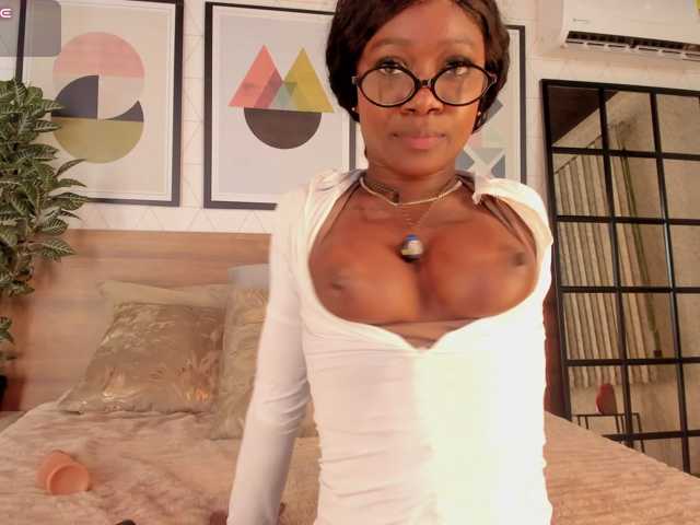 ZafiraBlack live cam on BongaCams