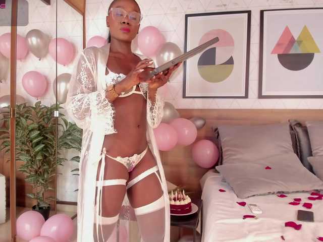 ZafiraBlack live cam on BongaCams