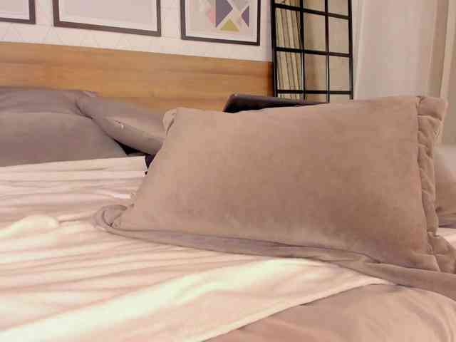 ZafiraBlack webcam